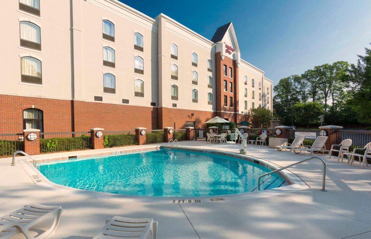 Hampton Inn Belmont At Montcross Exterior photo