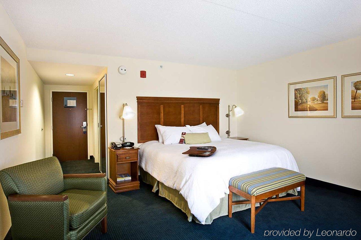 Hampton Inn Belmont At Montcross Room photo